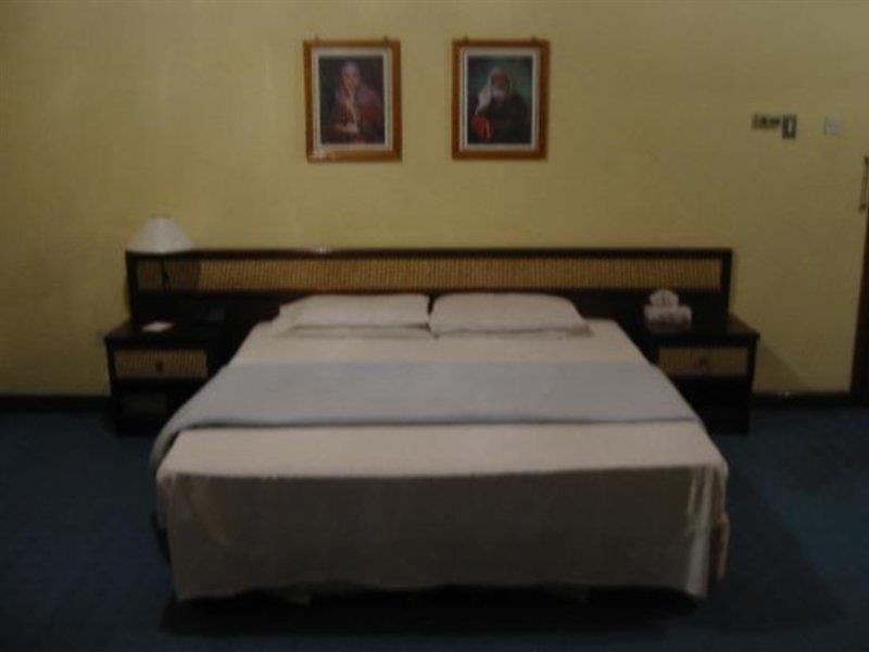 Atlas Hotel Манама Экстерьер фото